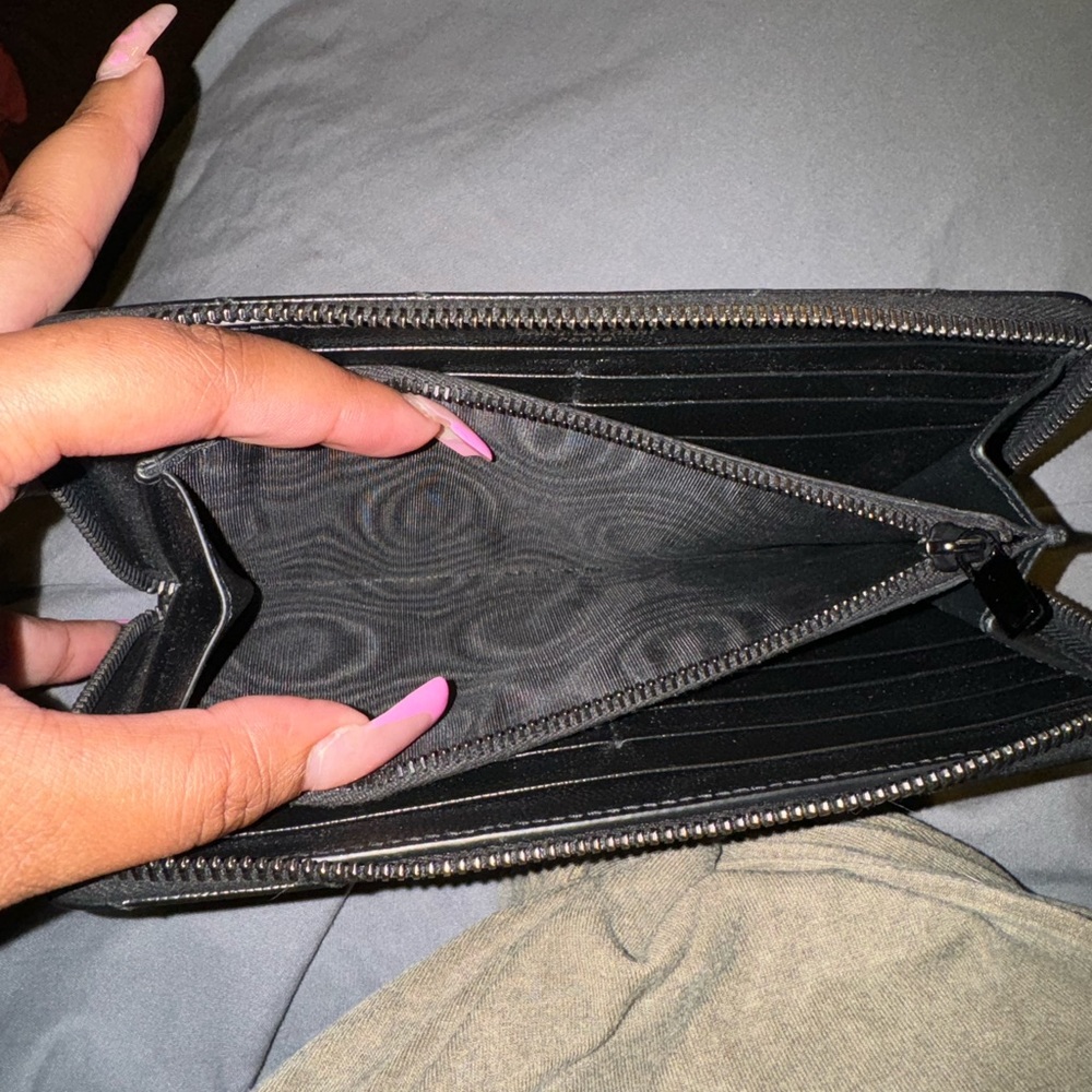 YSL Monogram Quilted Wallet - Picture 9 of 12